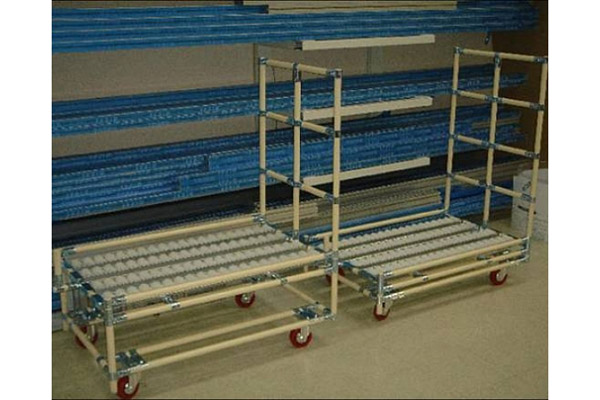 Xe đẩy ống thép bọc nhựa 1